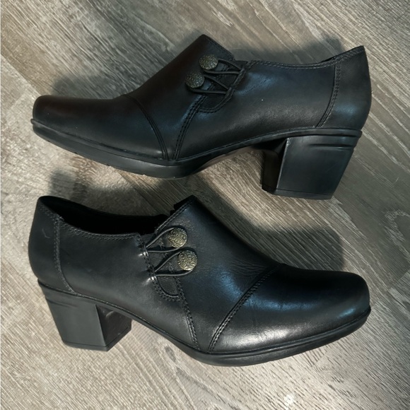 Clark’s women’s booties - Picture 3 of 3